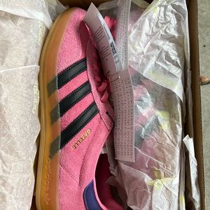 Brand New Adidas Gazelle in Bliss Pink, Dark Blue and Purple